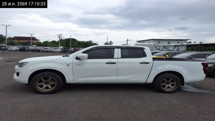 2020 Isuzu D-Max – 7