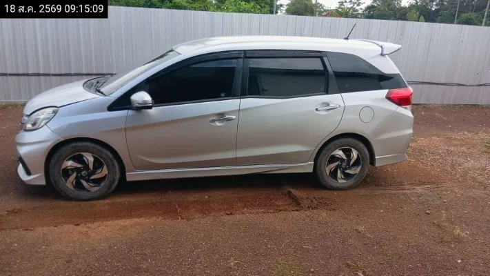 2015 Honda Mobilio – 7