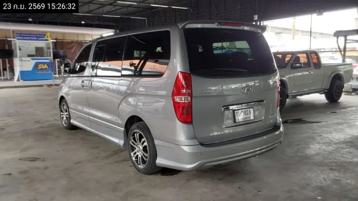 2013 Hyundai H-1 – 6