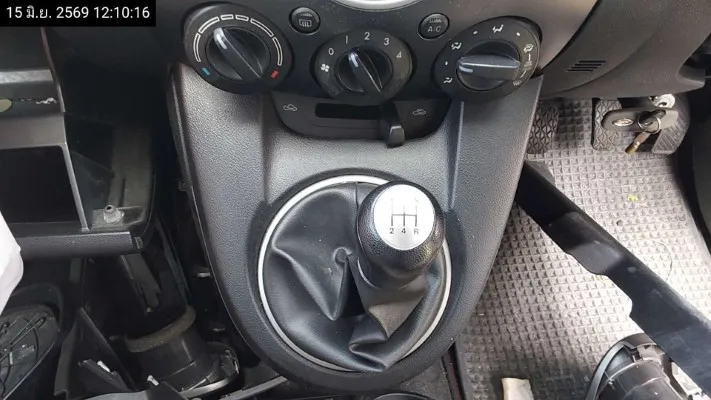 2011 Mazda Mazda2 – 10