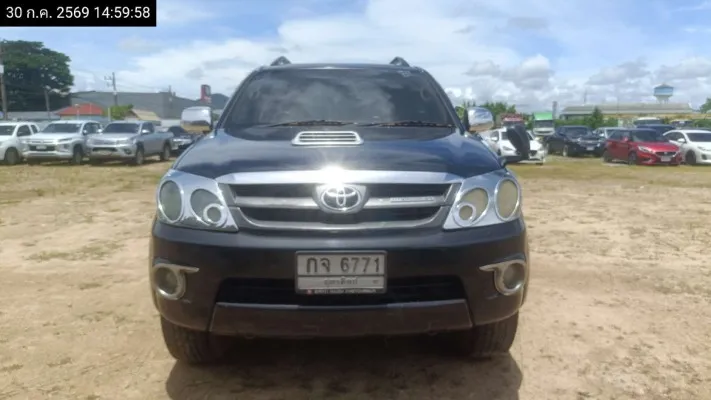 2005 Toyota Fortuner – 1