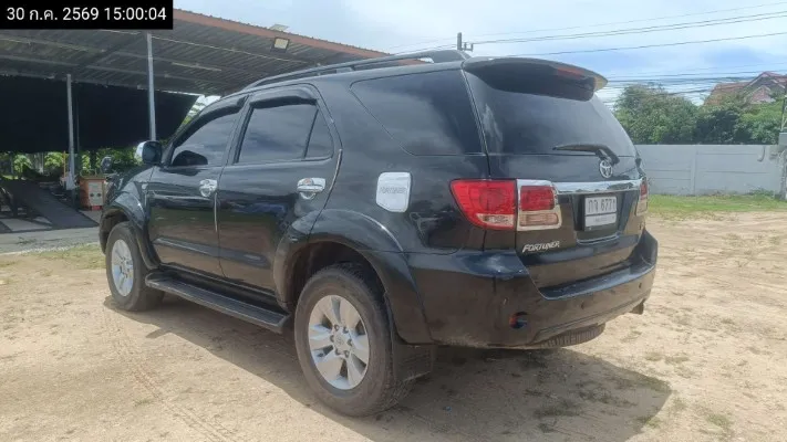 2005 Toyota Fortuner – 6