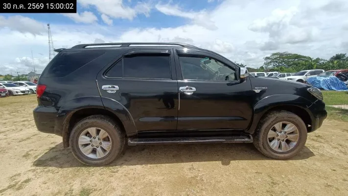 2005 Toyota Fortuner – 8