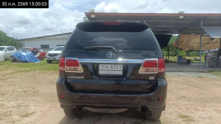 2005 Toyota Fortuner – 4