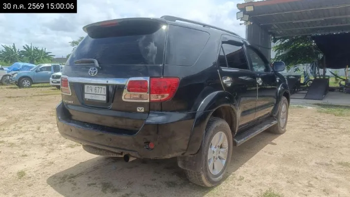 2005 Toyota Fortuner – 5