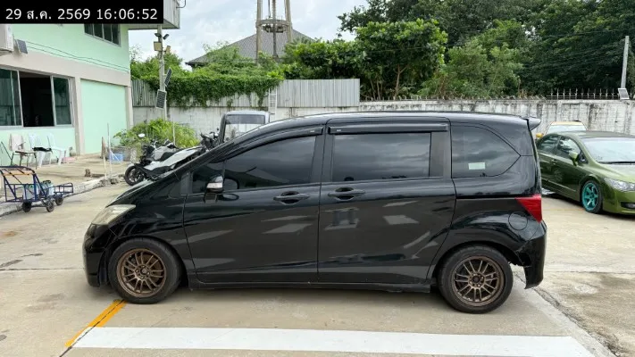 2012 Honda Freed – 7