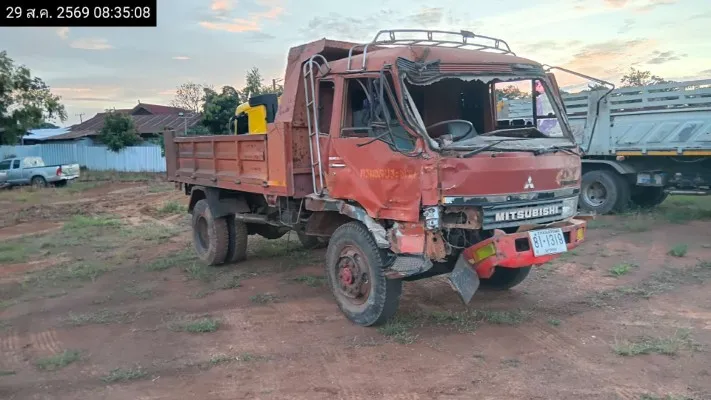 2002 Mitsubishi รถบรรทุก – 2