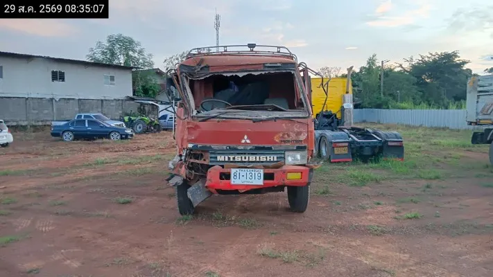 2002 Mitsubishi รถบรรทุก – 1