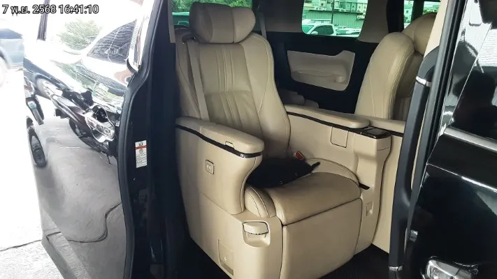 2019 Toyota Alphard – 10