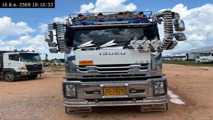 2013 Isuzu FYH360 – 1