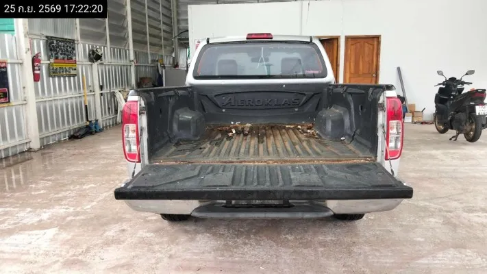 2009 Nissan Navara – 11