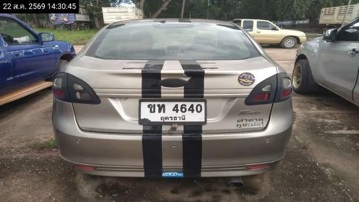 2010 Ford Fiesta – 4