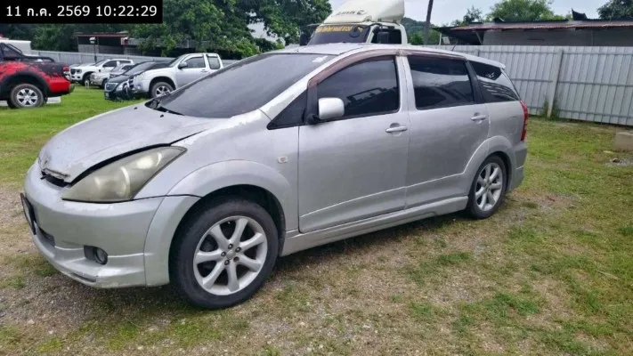 2004 Toyota Wish – 2