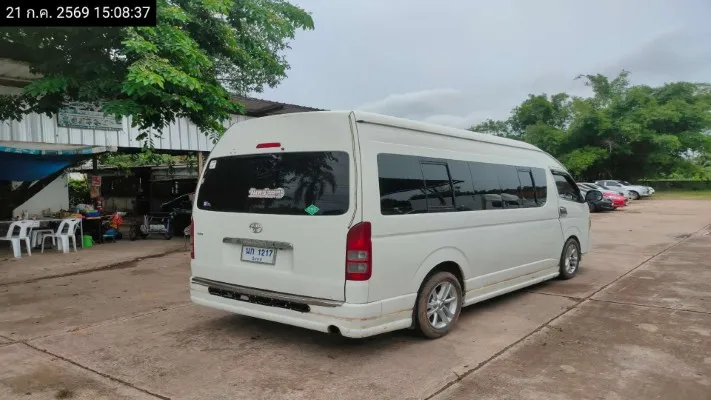 2012 Toyota Commuter – 7