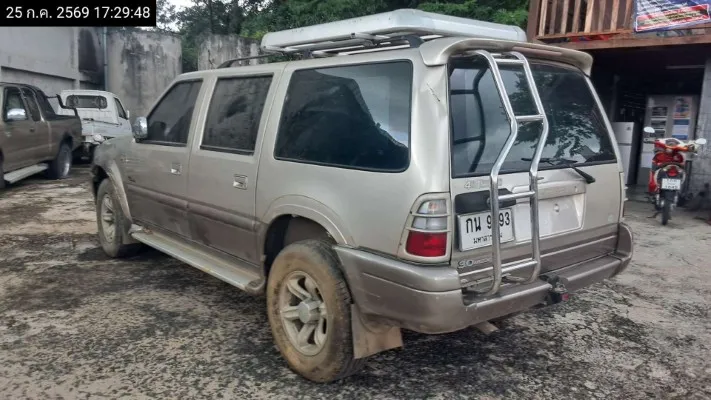 2001 Isuzu Grand Adventure – 6