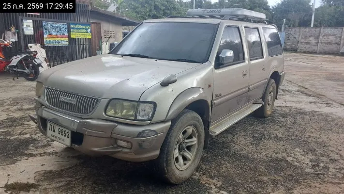 2001 Isuzu Grand Adventure – 2