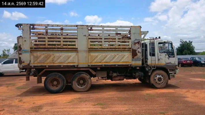 1996 Hino 10 Wheels – 10