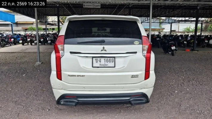 2015 Mitsubishi Pajero Sport – 4