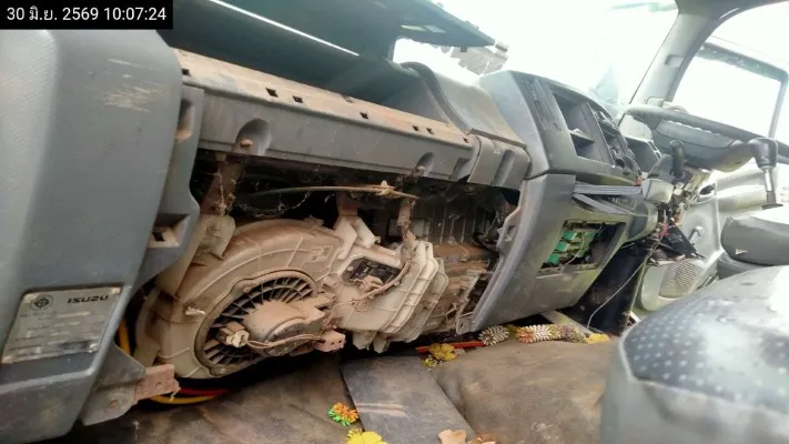 2013 Isuzu FXZ360 – 11