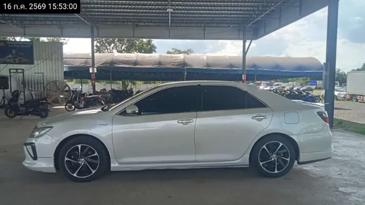 2016 Toyota Camry – 7