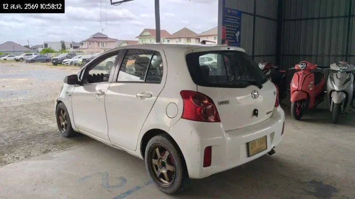 2010 Toyota Yaris – 6
