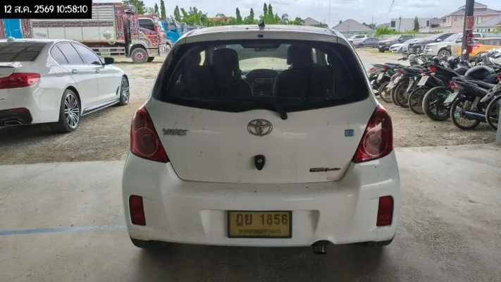 2010 Toyota Yaris – 4