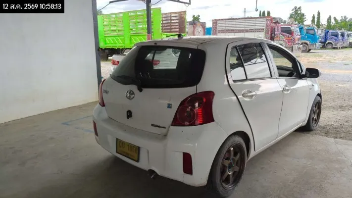 2010 Toyota Yaris – 5