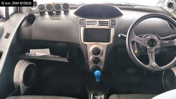 2010 Toyota Yaris – 9