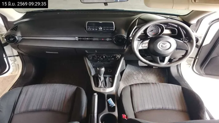 2015 Mazda Mazda2 – 8