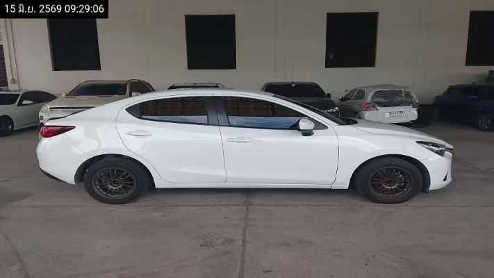 2015 Mazda Mazda2 – 7