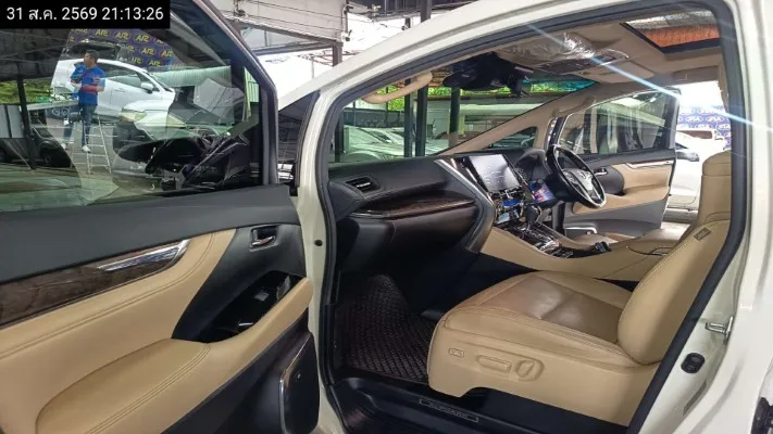 2021 Toyota Alphard – 9