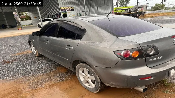 2004 Mazda Mazda3 – 5