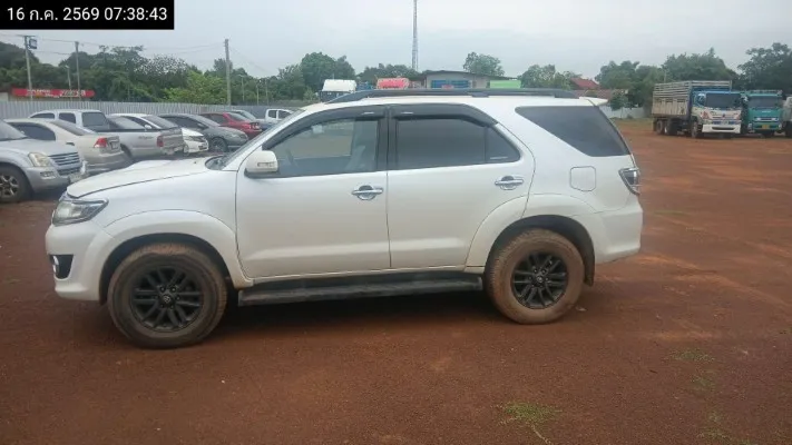 2014 Toyota Fortuner – 7