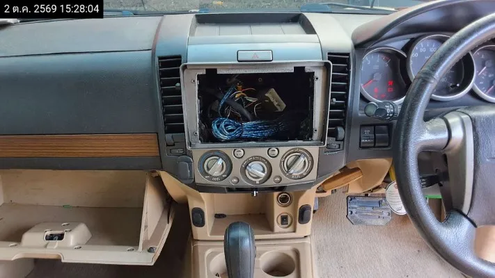 2012 Ford Everest – 11