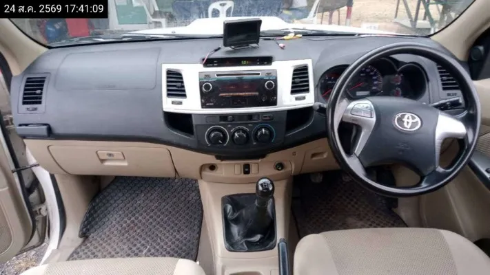 2014 Toyota Hilux Vigo – 10
