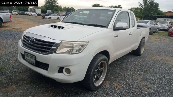 2014 Toyota Hilux Vigo – 2