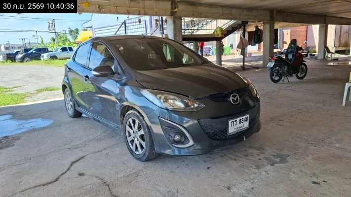 2013 Mazda Mazda2 – 3