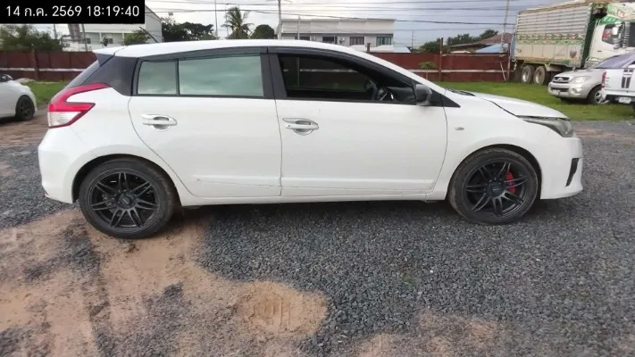 2014 Toyota Yaris – 7