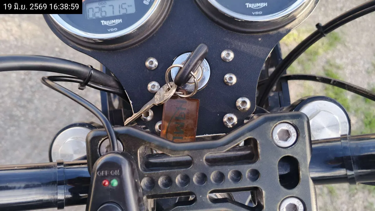 2016 Triumph Bonneville T100 – 11