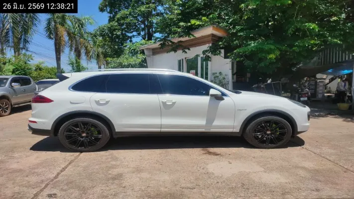 2015 Porsche Cayenne – 8