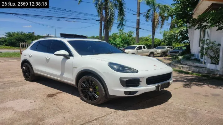 2015 Porsche Cayenne – 3