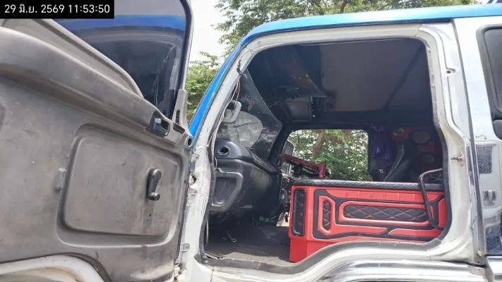 2002 Isuzu รถบรรทุก – 12