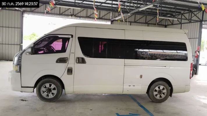 2008 Toyota Commuter – 8