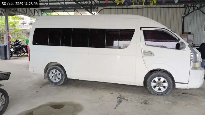 2008 Toyota Commuter – 7