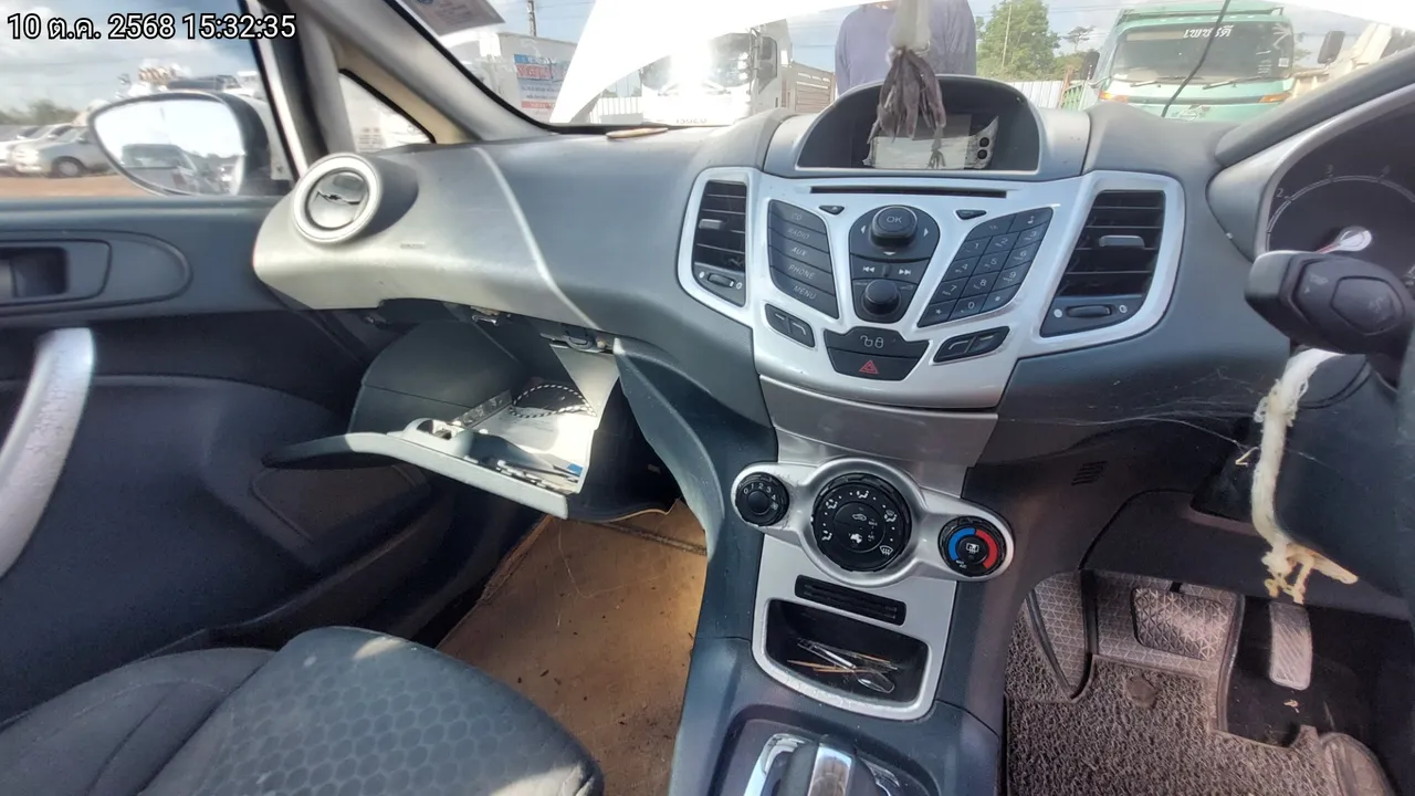 2012 Ford Fiesta – 12