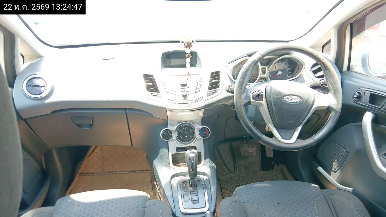 2012 Ford Fiesta – 10