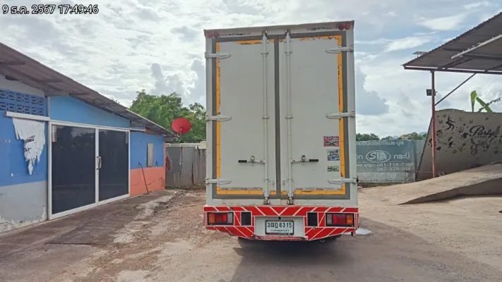 2021 Isuzu NLR – 4