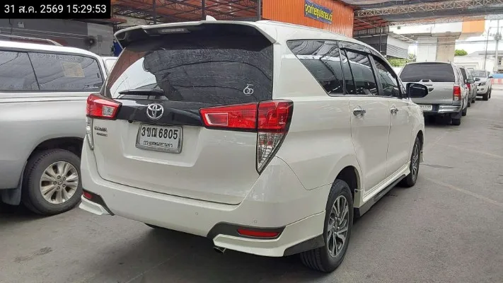 2022 Toyota Innova Crysta – 6
