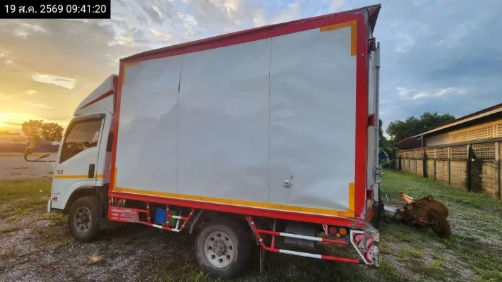 2022 Isuzu NLR – 8