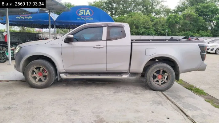 2022 Isuzu D-Max – 7